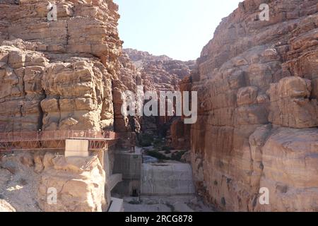 Jordanien - Wasserwanderung in (Wadi Mujib) am Toten Meer - fantastisches Tal Stockfoto