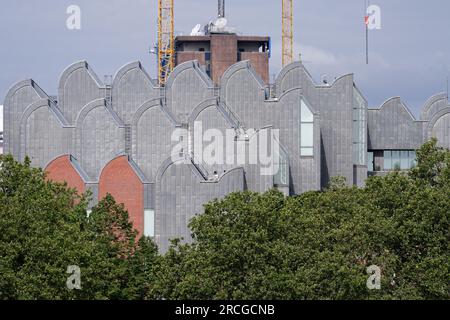 Beeindruckende Dachterrasse des Museums ludwig am rheinufer in der kölner Altstadt Stockfoto