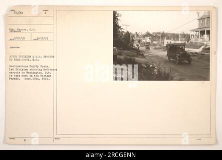 Hauptquartier Supply Train der First Division, ein Teil des American Military Transportation Corps, auf dem Weg nach Washington, D.C., um an der Siegesparade nach dem Ersten Weltkrieg teilzunehmen. Dieses Bild wurde am 13. September 1919 aufgenommen, als der Zug durch Baltimore fuhr. Das Foto wurde von Sergeant Warner, S.C. aufgenommen Stockfoto