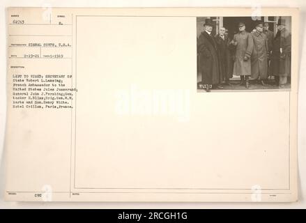 Von links nach rechts: Außenminister Robert L. Lansing, französischer Botschafter Jules Jusserand, General John J. Pershing, General Tasker H. Bliss, Brigadegeneral W.W. Harts und Henry White im Hotel Crillon in Paris, Frankreich. Dieses Foto wurde 1919 vom Signal Corps in den USA aufgenommen und ist als Nummer 62713 in ihren Aufzeichnungen gekennzeichnet. Stockfoto