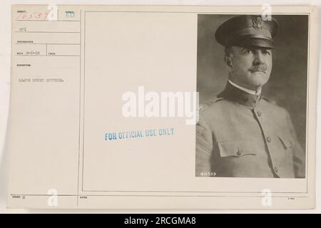 Major Henry Souther, ein Soldat im Ersten Weltkrieg, ist auf diesem Foto zu sehen. Er ist mit einer Reihe von M-Zahlennotizen versehen, die nur für den offiziellen Gebrauch bestimmt sind. Das Foto wurde am 6. September 1918 aufgenommen. Stockfoto