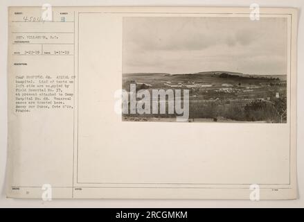 Aus der Vogelperspektive des Camp Hospital 48. Auf der linken Seite befindet sich eine Reihe von Zelten im Feldkrankenhaus Nr. 37, das derzeit an das Camp-Krankenhaus Nr. 48 angeschlossen ist. An diesem Standort werden speziell Geschlechtskrankheiten behandelt. Foto aufgenommen am 15. Januar 1919 von Fotograf RTC. Standort ist Recey sur ource, Cote d'Or, Frankreich. Referenznummer der Anmerkungen 45044. Stockfoto