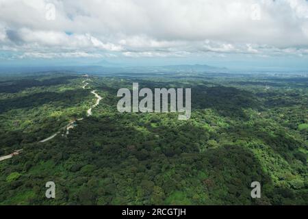 Landschaft mit Blick auf den Mombacho-Vulkan aus der Vogelperspektive Stockfoto