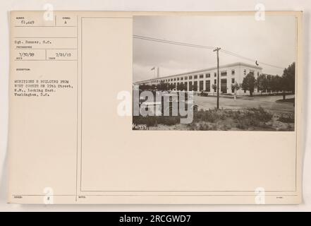 Bild des Munitions B-Gebäudes, aufgenommen am 21. Juli 1919 von der westlichen Ecke der 19. Street, N.W. in Washington, D.C. Das Foto wurde von Sergeant Bonner aufgenommen und trägt das Symbol A 7/21/19. Das Gebäude ist aus westlicher Sicht zu sehen, mit Blick nach Osten. Stockfoto