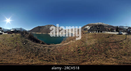 360 Grad Panorama Ansicht von Pluzine - Piva See - Winter