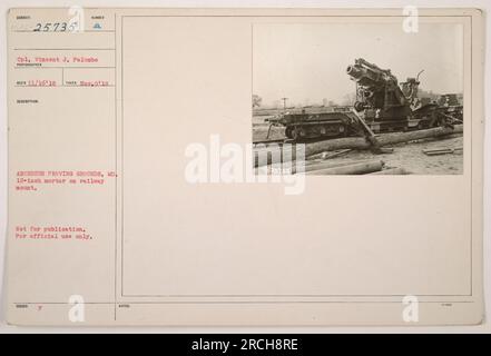 CPL. Vincent J. Palumbo hat dieses Bild auf Aberdeen Proving Grounds, MD, aufgenommen. Es zeigt einen 12-Zoll-Mörser, der auf einer Eisenbahn montiert ist. Das Foto ist als nicht zur Veröffentlichung und nur zur amtlichen Verwendung gekennzeichnet. Bildreferenz: 111-SC-25735. Stockfoto