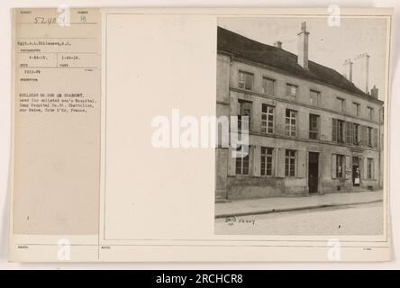 Das Männerkrankenhaus befindet sich in der Rue de Chaumont in Chatillon sur seine, Cote d'Or, Frankreich. Das Krankenhaus war bekannt als Camp Hospital Nr. 38. Das Foto zeigt Sergeant A.L. Villanova, B.C., 52407. Es wurde vom Fotografen mit der Referenznummer RECO 4-34-19 aufgenommen. Die Beschreibung und die Informationen wurden am 24. Januar 1919 herausgegeben, wobei das Bild selbst vom Gebäude in der Rue de Chaumont aufgenommen wurde. Einige zusätzliche Hinweise beziehen sich auf die Nummer 052407. Stockfoto