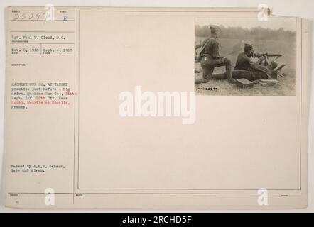 Sgt. Cloud von der Maschinenpistolen-Kompanie, 356. Regiment, 89. Division, ist auf diesem Foto zu sehen, das in der Nähe von Boucq, Meurthe et Moselle, Frankreich, am 4. September 1918 aufgenommen wurde. Das Bild zeigt das Unternehmen, das sich vor einer größeren Offensive zum Ziel gesetzt hat. Dieses Foto ist Teil der Sammlung, die am 6. September 1918 veröffentlicht wurde und als 25297 gekennzeichnet ist. Stockfoto