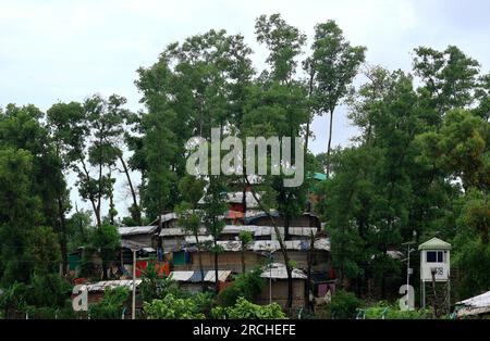 Coxsbazar, Ukhiya, Bangladesch. 15. Juli 2023. 15. Juli 2023. Coxsbazar, Bangladesch : das Flüchtlingslager Bazar Rohingya von Cox in Bangladesch nimmt zu Dengue-Ausbruch nimmt in den Rohingya-Lagern zu. Die neueste Nachricht von 947, dass Rohingya mit Dengue diagnostiziert wird, verbreitet Besorgnis in den bewussten Kreisen. Unter den Infizierten sind im letzten Monat drei Menschen, darunter ein Kind, gestorben.von den 33 Rohingya-Flüchtlingslagern in Cox's Bazar weisen die vier Lager in Ukhia die höchste Dengue-Rate auf.Laut einer Stockfoto