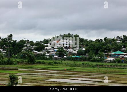 Coxsbazar, Ukhiya, Bangladesch. 15. Juli 2023. 15. Juli 2023. Coxsbazar, Bangladesch : das Flüchtlingslager Bazar Rohingya von Cox in Bangladesch nimmt zu Dengue-Ausbruch nimmt in den Rohingya-Lagern zu. Die neueste Nachricht von 947, dass Rohingya mit Dengue diagnostiziert wird, verbreitet Besorgnis in den bewussten Kreisen. Unter den Infizierten sind im letzten Monat drei Menschen, darunter ein Kind, gestorben.von den 33 Rohingya-Flüchtlingslagern in Cox's Bazar weisen die vier Lager in Ukhia die höchste Dengue-Rate auf.Laut einem Vorläufer Stockfoto