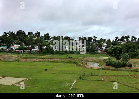 Coxsbazar, Ukhiya, Bangladesch. 15. Juli 2023. 15. Juli 2023. Coxsbazar, Bangladesch : das Flüchtlingslager Bazar Rohingya von Cox in Bangladesch nimmt zu Dengue-Ausbruch nimmt in den Rohingya-Lagern zu. Die neueste Nachricht von 947, dass Rohingya mit Dengue diagnostiziert wird, verbreitet Besorgnis in den bewussten Kreisen. Unter den Infizierten sind im letzten Monat drei Menschen, darunter ein Kind, gestorben.von den 33 Rohingya-Flüchtlingslagern in Cox's Bazar weisen die vier Lager in Ukhia die höchste Dengue-Rate auf.Laut einem ersten Hengst Stockfoto