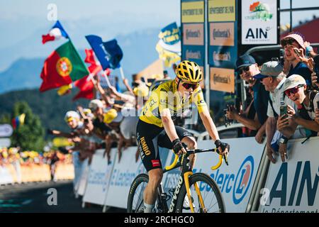 Frankreich. 14. Juli 2023. Foto von Alex Whitehead/SWpix.com - 14/07/2023 - Radfahren - 2023 Tour de France - Bühne 13: Châtillon-sur-Chalaronne nach Grand Colombier (137,8km) - Jonas Vingegaard von Jumbo-Visma Credit: SWpix/Alamy Live News Stockfoto