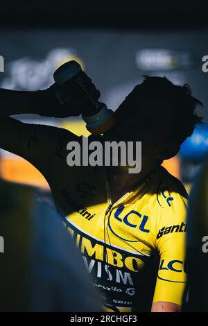 Frankreich. 14. Juli 2023. Foto von Alex Whitehead/SWpix.com - 14/07/2023 - Radfahren - 2023 Tour de France - Bühne 13: Châtillon-sur-Chalaronne nach Grand Colombier (137,8km) - Jonas Vingegaard von Jumbo-Visma Credit: SWpix/Alamy Live News Stockfoto