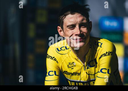 Frankreich. 14. Juli 2023. Foto von Alex Whitehead/SWpix.com - 14/07/2023 - Radfahren - 2023 Tour de France - Bühne 13: Châtillon-sur-Chalaronne nach Grand Colombier (137,8km) - Jonas Vingegaard von Jumbo-Visma Credit: SWpix/Alamy Live News Stockfoto