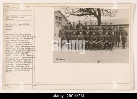 Offiziere des 304. Sanitärzuges, 79. Division, posieren für ein Foto in Chaumont sur Aire, Mause, Frankreich. Das Foto wurde am 6. Januar 1919 von SGT aufgenommen. FINEBERG, S.C. Die Offiziere auf dem Bild sind wie folgt gekennzeichnet: Erste Reihe (von links nach rechts) - Major W.H. Weiß, ich Wetmore, Oberstleutnant J.M. Troutt, Hauptmann C.A. Krauss, Hauptmann F.D. Rodgers, Captain Notaufnahme Plank, Kapitän K.B. Alsobrook. Mittlere Reihe - verschiedene Lieutenants. Hintere Reihe - verschiedene Lieutenants. Stockfoto