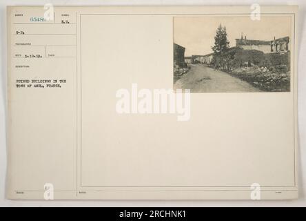 Zerstörte Gebäude in der Stadt Amel, Frankreich. Dieses Foto wurde vom Sumber G-2 Fotografen 65489 aufgenommen und mit dem Symbol RECO 5-12-19 herausgegeben. Das Bild zeigt die Folgen der Zerstörung in Amel, mit Gebäuden, die in Schutt und Asche zerlegt sind. Das ist ein scharfes Bild der Verwüstung, die während des Ersten Weltkriegs angerichtet wurde. Stockfoto