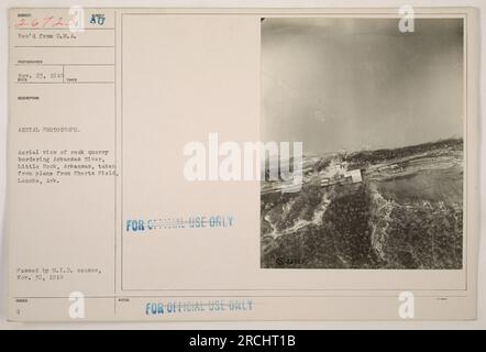 Luftaufnahme aus der Vogelperspektive aus der Vogelperspektive auf einen Steinbruch am Arkansas River in Little Rock, Arkansas. Das Foto wurde von einem Flugzeug aufgenommen, das am 23. November 1918 vom Eberts Field in Lonoke, Arkansas, flog. Dieses Bild ist mit „nur zur offiziellen Verwendung“ gekennzeichnet. Stockfoto