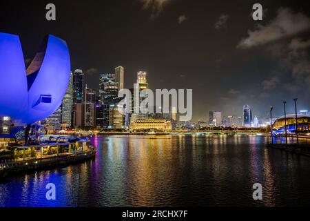 Singapur Wahrzeichen bei Nacht Stockfoto