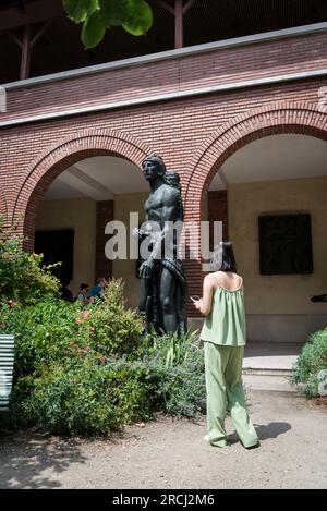 Musée Bourdelle Courtyard, ein Kunstmuseum im alten Studio des französischen Bildhauers Antoine Bourdelle. Paris, Frankreich Stockfoto