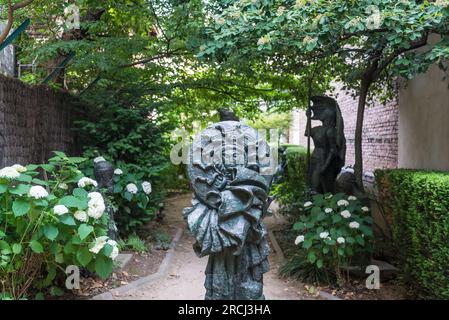 Musée Bourdelle Innengarten, ein Kunstmuseum im alten Studio des französischen Bildhauers Antoine Bourdelle. Paris, Frankreich Stockfoto