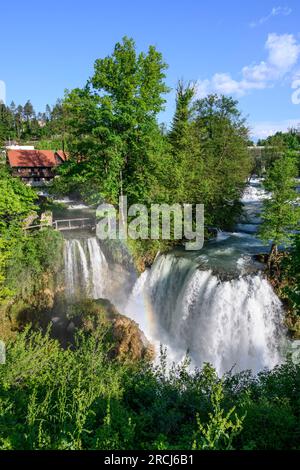 Der Buk-Wasserfall (Slap Buk auf Kroatisch) im Dorf Rastoke bei Slunj-Slapovi am Zusammenfluss der Flüsse Slunjcica und Korana, Rastoke, Stockfoto