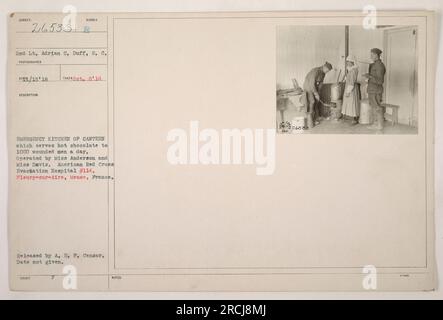2. LT. Adrian C. Duff hat ein Bild der Notfallküche des amerikanischen Rotkreuz-Evakuierungskrankenhauses Nr. 114 in Fleury-sur-Aire, Mause, Frankreich, aufgenommen. Die Küche, betrieben von Miss Anderson und Miss Davis, servierte rund 1000 verwundeten Soldaten jeden Tag während des 1. Weltkriegs heiße Schokolade Stockfoto
