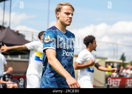 Barendrecht, Niederlande. 15. Juli 2023. Barendrecht - Thomas van den Belt von Feyenoord während des Freundschaftsspiels Feyenoord gegen Royale Union Saint-Gilloise am 15. Juli 2023 im Sportpark Smitshoek in Barendrecht, Niederlande. Kredit: Box to box images/Alamy Live News Stockfoto