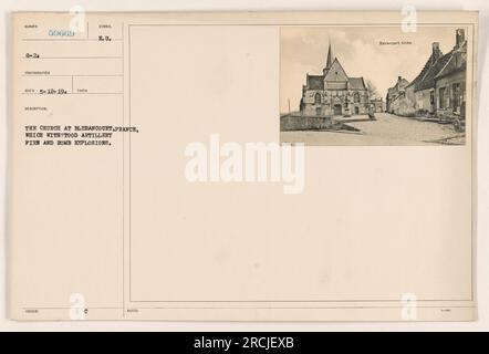 Das Bild zeigt die Kirche in Blerancourt, Frankreich, während des Ersten Weltkriegs. Obwohl sie Artilleriebeschüssen und Bombenexplosionen ausgesetzt war, konnte die Kirche dem Schaden standhalten. Das Foto wurde vom Fotografen Sumber G-24 am 12. Mai 1919 aufgenommen. Stockfoto