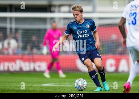 Barendrecht, Niederlande. 15. Juli 2023. Barendrecht - Thomas van den Belt von Feyenoord während des Freundschaftsspiels Feyenoord gegen Royale Union Saint-Gilloise am 15. Juli 2023 im Sportpark Smitshoek in Barendrecht, Niederlande. Kredit: Box to box images/Alamy Live News Stockfoto