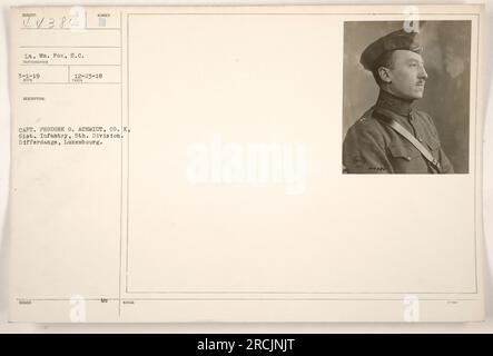 Leutnant Wm. Fox vom Signalkorps hat dieses Foto am 1. März 1919 gemacht. Der Subjekt ist Captain Feodore O. Achmidt, Kompanie K der 61. Infanterie, 5. Division. Das Foto wurde in Differdange, Luxemburg, aufgenommen. Es wurden keine zusätzlichen Informationen oder Anmerkungen übermittelt. Stockfoto