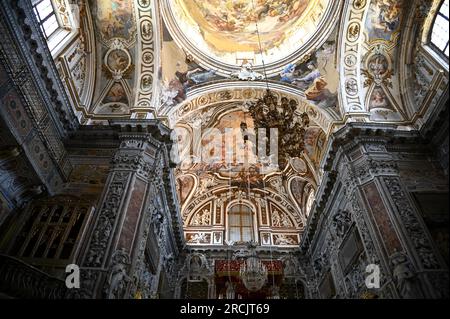 Barocke Fresken von Antonio und Paolo Filocamo im Inneren von Santa Caterina in Palermo, Sizilien, mit der Darstellung „die Seele in Glory erhebt sich zum Himmel“. Stockfoto