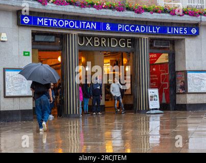 Uxbridge, England. 14. Juli 2023. Uxbridge-Station im ehemaligen Wahlkreis von Boris Johnson.Eine Nachwahl für den Parlamentswahlkreis Uxbridge und South Ruislip im Vereinigten Königreich ist für den 20. Juli 2023 vorgesehen, nachdem der ehemalige Premierminister Boris Johnson am 12. Juni als Mitglied des Parlaments zurückgetreten ist. Stockfoto