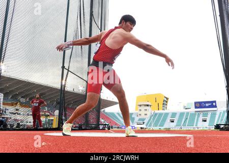 (230715) -- BANGKOK, 15. Juli 2023 (Xinhua) -- Abuduaini Tuergong aus China tritt beim Männerdiskuswurf-Finale bei der Asiatischen Leichtathletik-Meisterschaft 25. in Bangkok, Thailand, am 15. Juli 2023 an. (Xinhua/Rachen Sageamsak) Stockfoto
