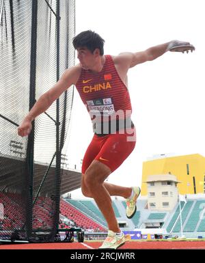 (230715) -- BANGKOK, 15. Juli 2023 (Xinhua) -- Abuduaini Tuergong aus China tritt beim Männerdiskuswurf-Finale bei der Asiatischen Leichtathletik-Meisterschaft 25. in Bangkok, Thailand, am 15. Juli 2023 an. (Xinhua/Rachen Sageamsak) Stockfoto