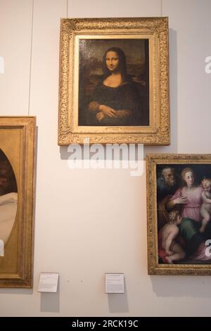 Mona Lisa eine Kopie des Originals im Louvre in Paris. Musée Des Beaux-Arts De Quimper. Die Kunstgalerie und das Museum der Stadt. Quimper, Bretagne, Frankreich, 8. Juli 2023. 2020s HOMER SYKES Stockfoto