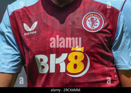 Walsall, Großbritannien. 15. Juli 2023. Das neue Aston Villa Heimtrikot während des Vorsaison Freundlichkeitsspiels Walsall vs Aston Villa im Poundland Bescot Stadium, Walsall, Großbritannien, 15. Juli 2023 (Foto von Gareth Evans/News Images) in Walsall, Großbritannien, am 7./15. Juli 2023. (Foto: Gareth Evans/News Images/Sipa USA) Guthaben: SIPA USA/Alamy Live News Stockfoto