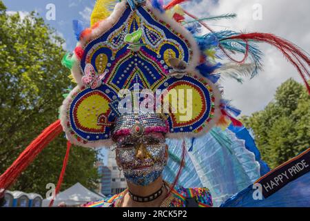 Southend on Sea, Großbritannien. 15. Juli 2023. Tausende von Menschen nehmen an der jährlichen Pride Parade auf der High Street und am Warrior Square Teil. Penelope Barritt/Alamy Live News Stockfoto