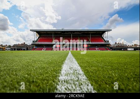 Cleethorpes, Vereinigtes Königreich, 15. Juli 2023. Legen Sie ein Foto während des Vorsaison-freundlichen Fußballspiels zwischen dem Grimsby Town FC und dem Hull City FC im Blundell Park, Cleethorpes, Großbritannien, ab.Guthaben: Jon Corken/Alamy Live News Stockfoto