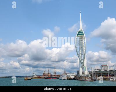 Spinnaker Tower The Sail of the Solent 170 Meter hoher Aussichtsturm Portsmouth Hampshire England Stockfoto