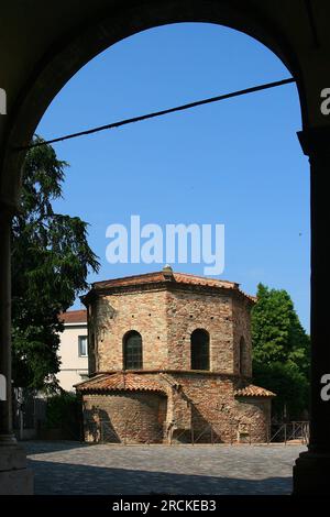 Baptisterium der Arier, Battistero degli Ariani, Ravenna, Emilia-Romagna, Italien Stockfoto