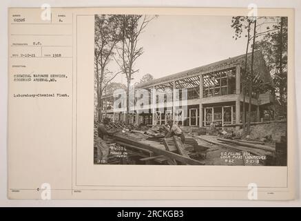 Bildunterschrift: Chemical Warfare Service Laboratory in Edgewood Arsenal, Maryland, in einem Schwarzweißfoto von S.C. Empfehlung am 10. Februar 1921. Das Labor dient als Chemiewerk, das mit den USA in Verbindung steht Füllstation. Das Bild trägt das Beschreibungssymbol A und wurde am 21. Mai 1918 von Hughes Co. Herausgegeben.“ Stockfoto