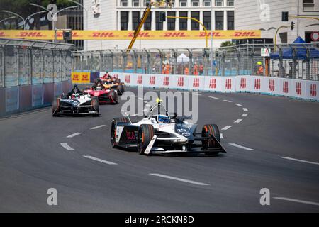 Rom, Italien Juli 15 2023 – Formel E Hankook E-Prix Rom, Rennen eins. Sam Bird (10) (GBR) Jaguar TCS Racing Team in Aktion auf der Rennstrecke. Foto: Fabio Pagani/Alamy Live News Stockfoto