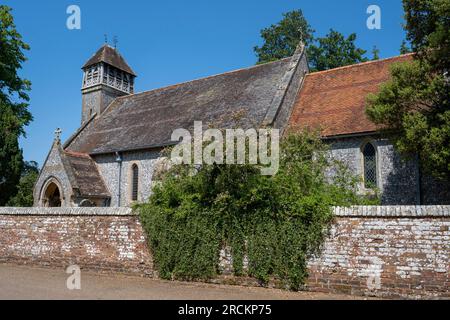 Parish Church of All Saints Hinton Ampner, Hampshire, England, Großbritannien - ein denkmalgeschütztes Gebäude der Kategorie II Stockfoto