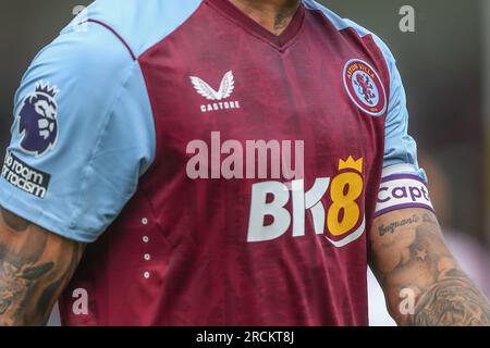 Walsall, Großbritannien. 15. Juli 2023. Aston Villa's 2023-24 Heimtrikot während des Pre-Season Friendly Match Walsall vs Aston Villa im Poundland Bescot Stadium, Walsall, Großbritannien, 15. Juli 2023 (Foto von Gareth Evans/News Images) in Walsall, Großbritannien, am 7./15. Juli 2023. (Foto: Gareth Evans/News Images/Sipa USA) Guthaben: SIPA USA/Alamy Live News Stockfoto