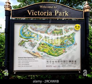 Willkommen im Victoria Park Schild / Informationstafel, Stafford, Staffordshire, England, Großbritannien Stockfoto