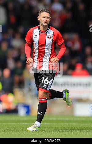 Chesterfield, Großbritannien. 15. Juli 2023. Sheffield United Mittelfeldspieler Oliver Norwood (16) während des Vorsaison-freundlichen Spiels von Chesterfield FC gegen Sheffield United FC im SMH Group Stadium, Chesterfield, Großbritannien am 15. Juli 2023 Credit: Every Second Media/Alamy Live News Stockfoto