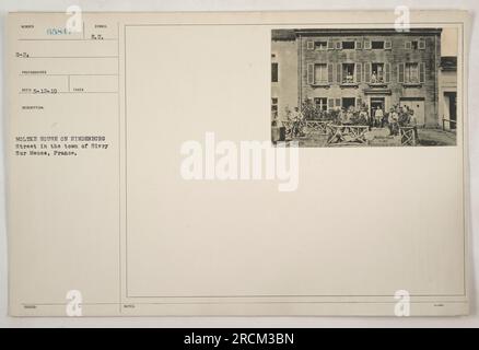 Moltke-Haus in der Hindenburg-Straße in der Stadt Sivry sur Meuse, Frankreich. Das Foto zeigt einen Blick auf das Haus, das sich in der Hindenburg Street befindet. Der Fotoempfang fand am 12. Mai 1919 statt. Das Haus ist bekannt als Moltke House. Die Anmerkung erwähnt Marie Mass' Notizen über das Haus. Stockfoto