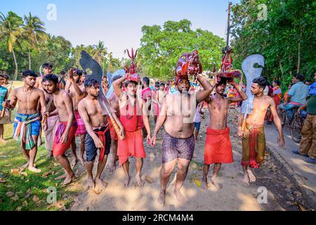 Szenen des Charak, Gajan-Festival in Bengal, Indien, mit Kopierraum Stockfoto