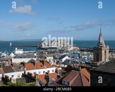 Mit Blick auf Castle Cornet, St. Peter Port, Guernsey Stockfoto