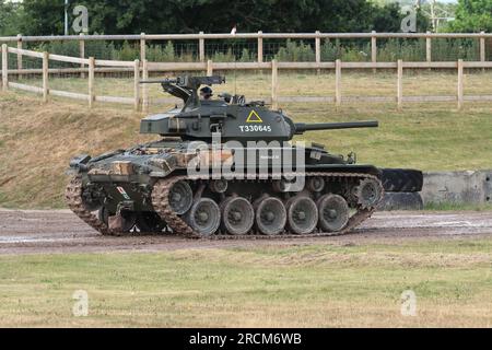 Panzerparade auf der Hauptarena des Tankfests im Bovington Tank Museum Stockfoto